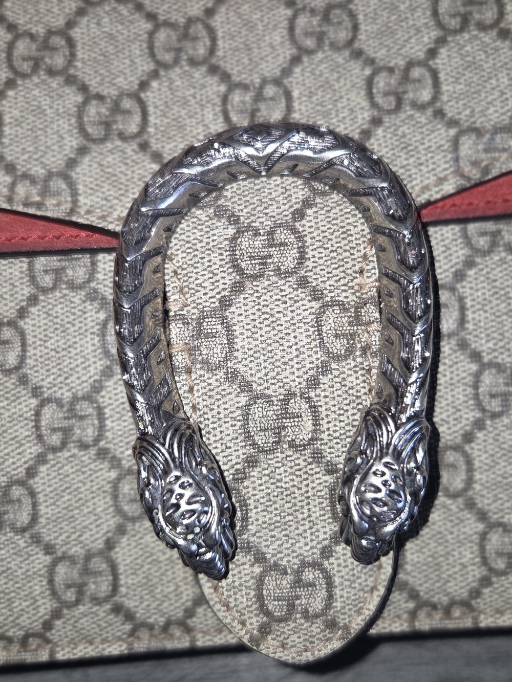Gucci Beige GG Supreme Dionysus Med Shoulder Bag with Red Trim and Silver Chain - Picture 12 of 16